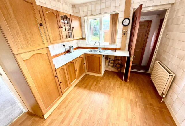 3 bed Semi-Detached for sale Image 4