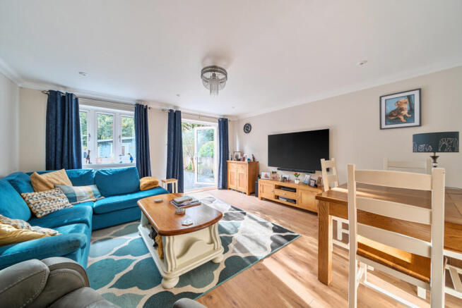 1369232-8-68f650b...