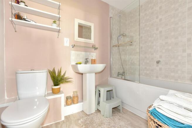 En-Suite Bathroom