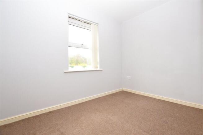 2 bed Apartment to rent Image 5