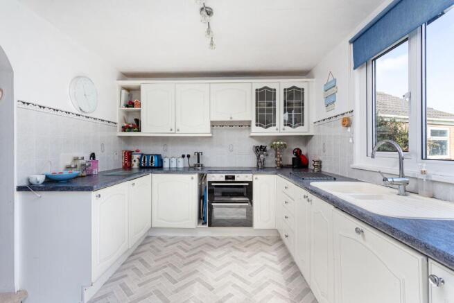 4 bed Detached for sale Image 8