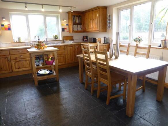 Kitchen / Breakfast 