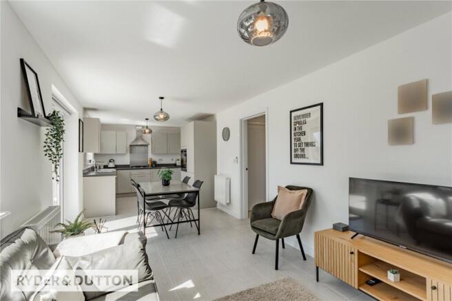 4 bed Detached for sale Image 7