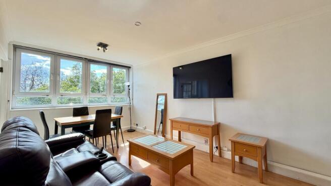 3 bed flat to rent