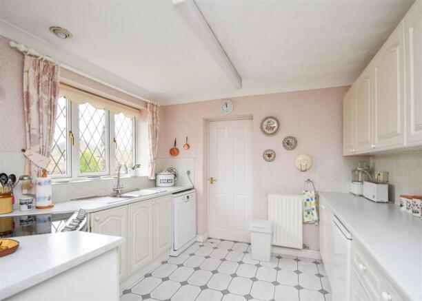1 The Courts, WV7 - Kitchen.jpg