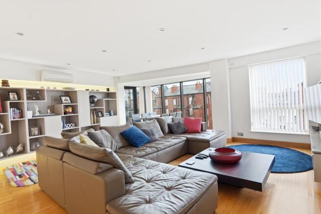 2 bed Apartment for sale Image 5
