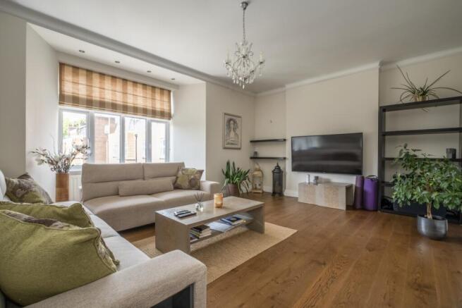 23-Ross-Court-004