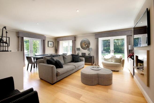 Sitting/Dining Room
