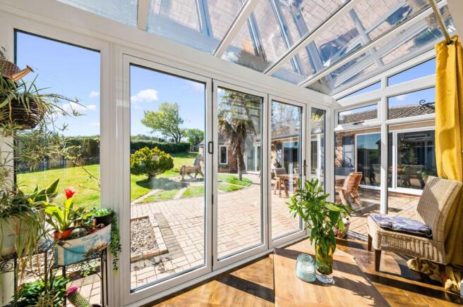 4 bed Detached for sale Image 10