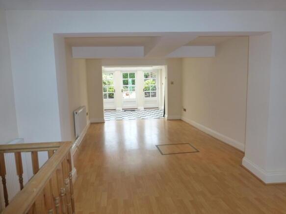 Living area.jpg