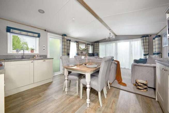 Mansfield, Nottinghamshire, NG19 photo 5