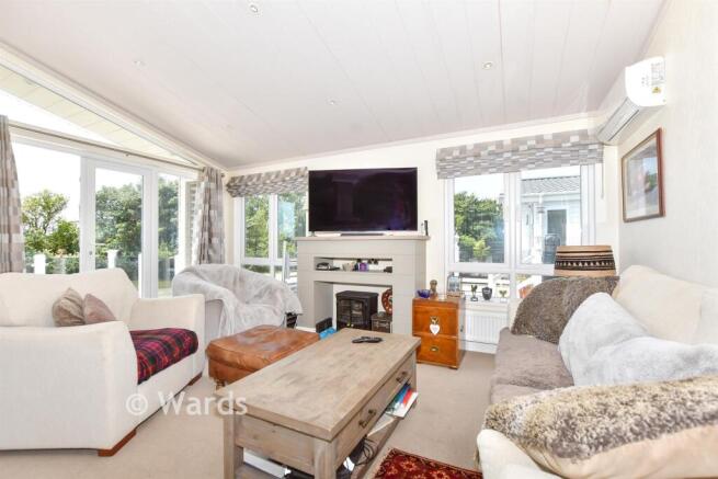 Lounge/ Kitchen