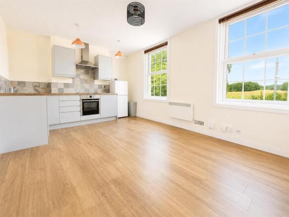 4 Crompton Kitchen.jpg