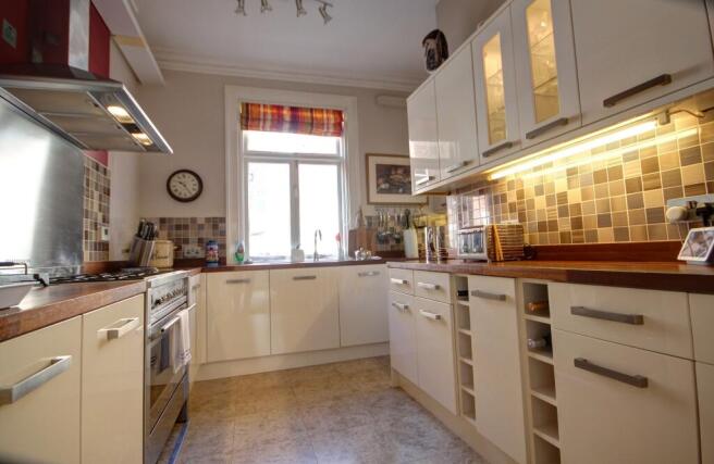 4 bed Terraced for sale Image 7