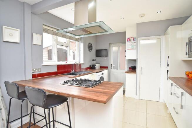 3 bed Semi-Detached for sale Image 9