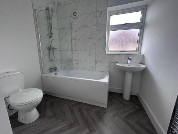 3 bed Semi-Detached to rent Image 4