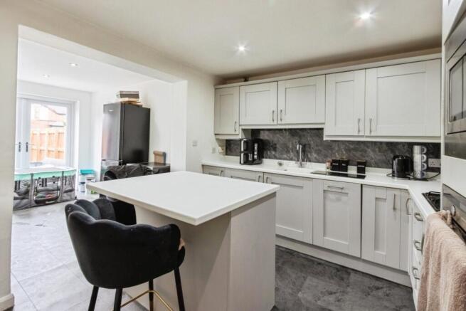 3 bed Semi-Detached for sale Image 5