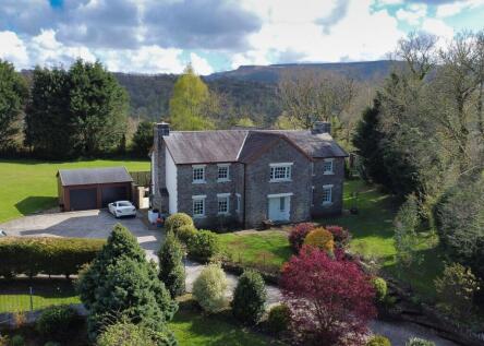 Wern Villa Ystradfellte Road Pont Nedd Fechan SA11 5UW