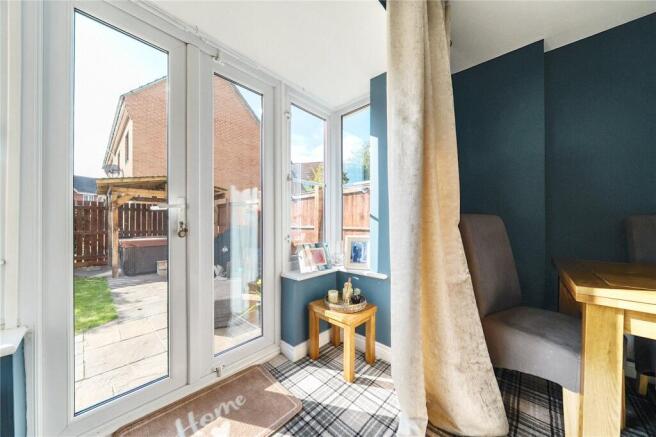 5 bed Link Detached House for sale Image 6