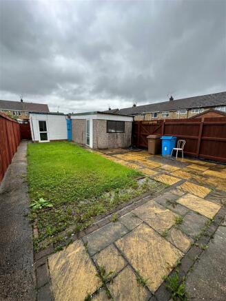 garden barnetby.jpg