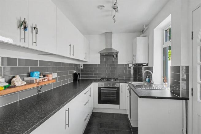 Kitchen_1.jpeg