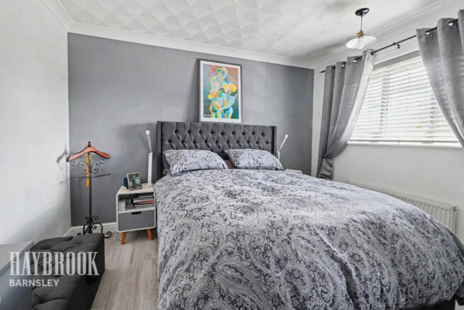 3 bed Semi-Detached for sale Image 10