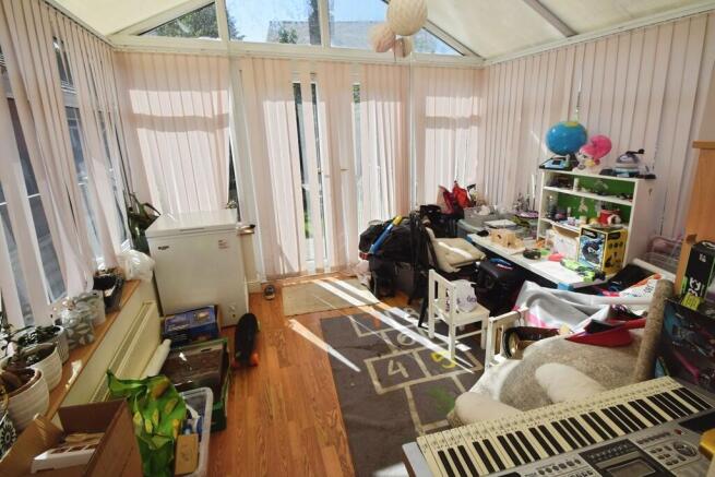 4 bed Semi-Detached for sale Image 5