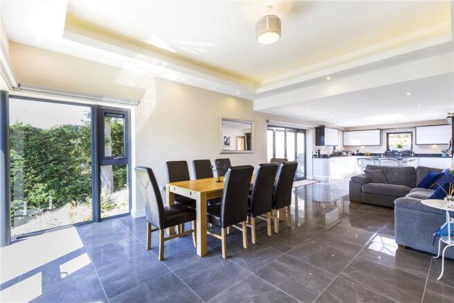 Living Dining Area