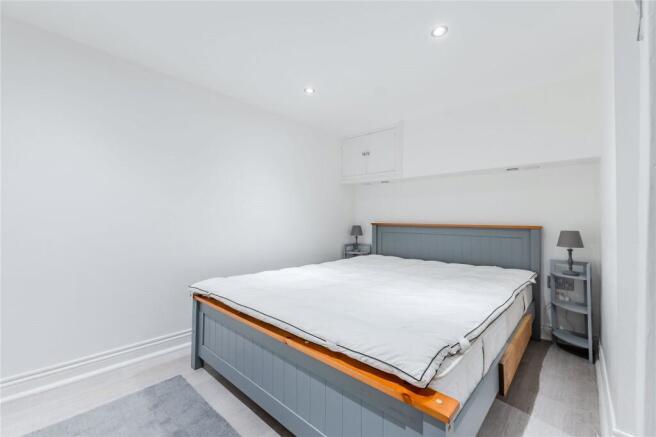 3 bed Apartment for sale Image 9