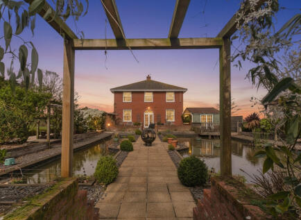 London Road, Beccles, NR34 8