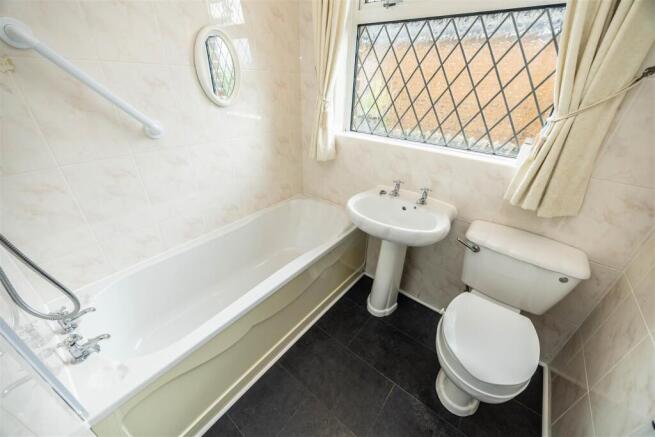 2 bed Terraced Bungalow for sale Image 11