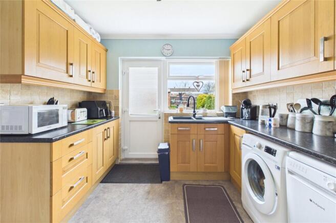 Charlbury Close, Moredon, Swindon, SN25 photo 4
