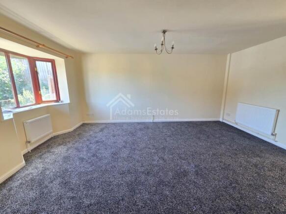 3 bed Semi-Detached for sale Image 9