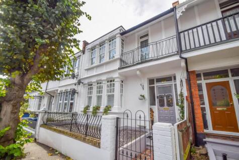 Leighton Avenue, Leigh-On-Sea