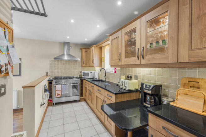 3 bed Semi-Detached for sale Image 5