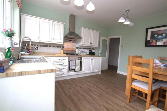 3 bed Detached Bungalow for sale Image 7