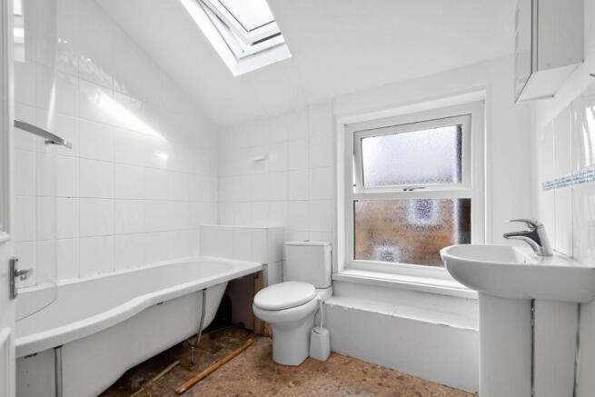 2 bed Apartment for sale Image 6