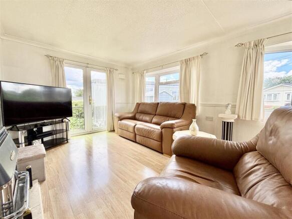 2 bed Park Home for sale Image 7
