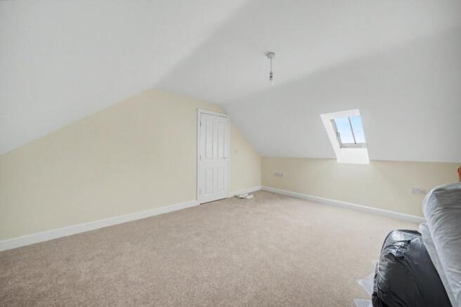 3 bed Semi-Detached for sale Image 9