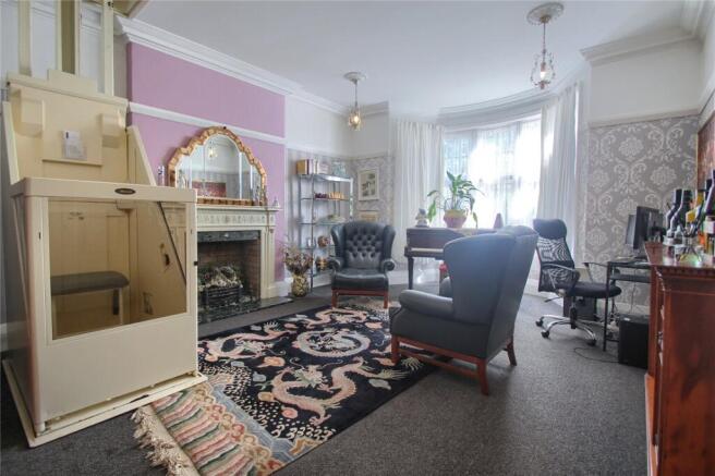 4 bed Detached for sale Image 7