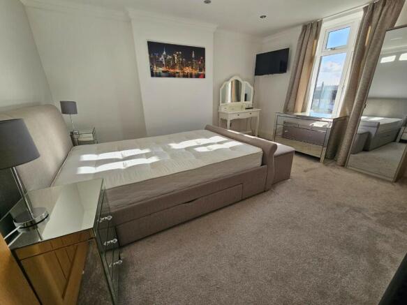2 bed Terraced to rent Image 7