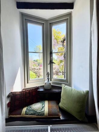 Feature Window