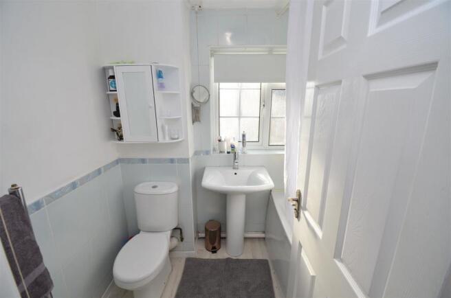 BATHROOM.JPG