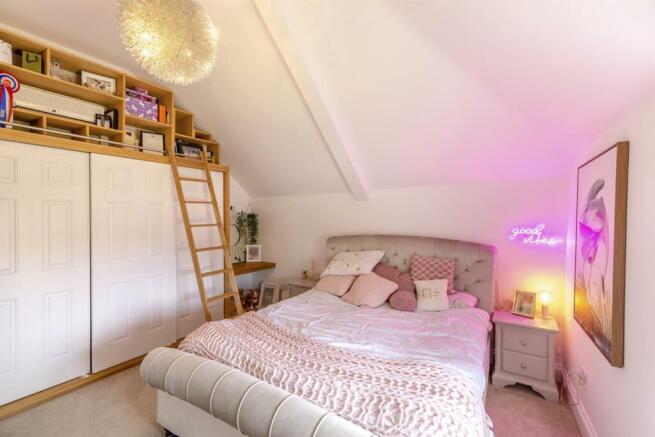 8594142-interior12.jpg