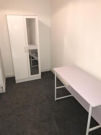 3 bed Private Halls to rent Image 8