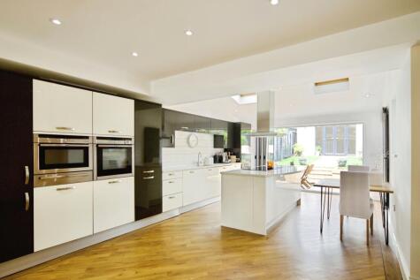 Colne Drive, Romford, RM3