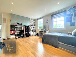 Flat D, 122-124, Caledonian Road, London N1 9RE