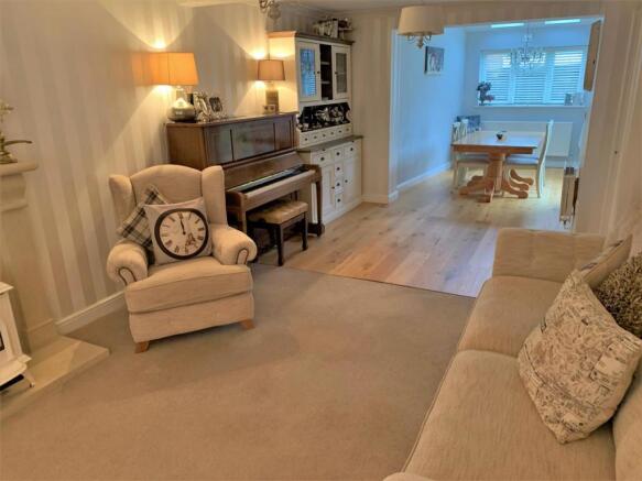 32 Claypole Mead, Chippenham - 99.jpg