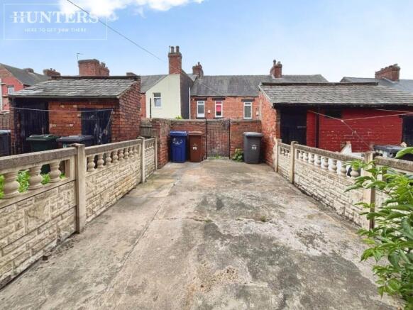 3 bed Terraced to rent Image 10