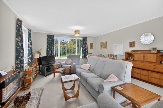 Dellwood Avenue, Felixstowe photo 4